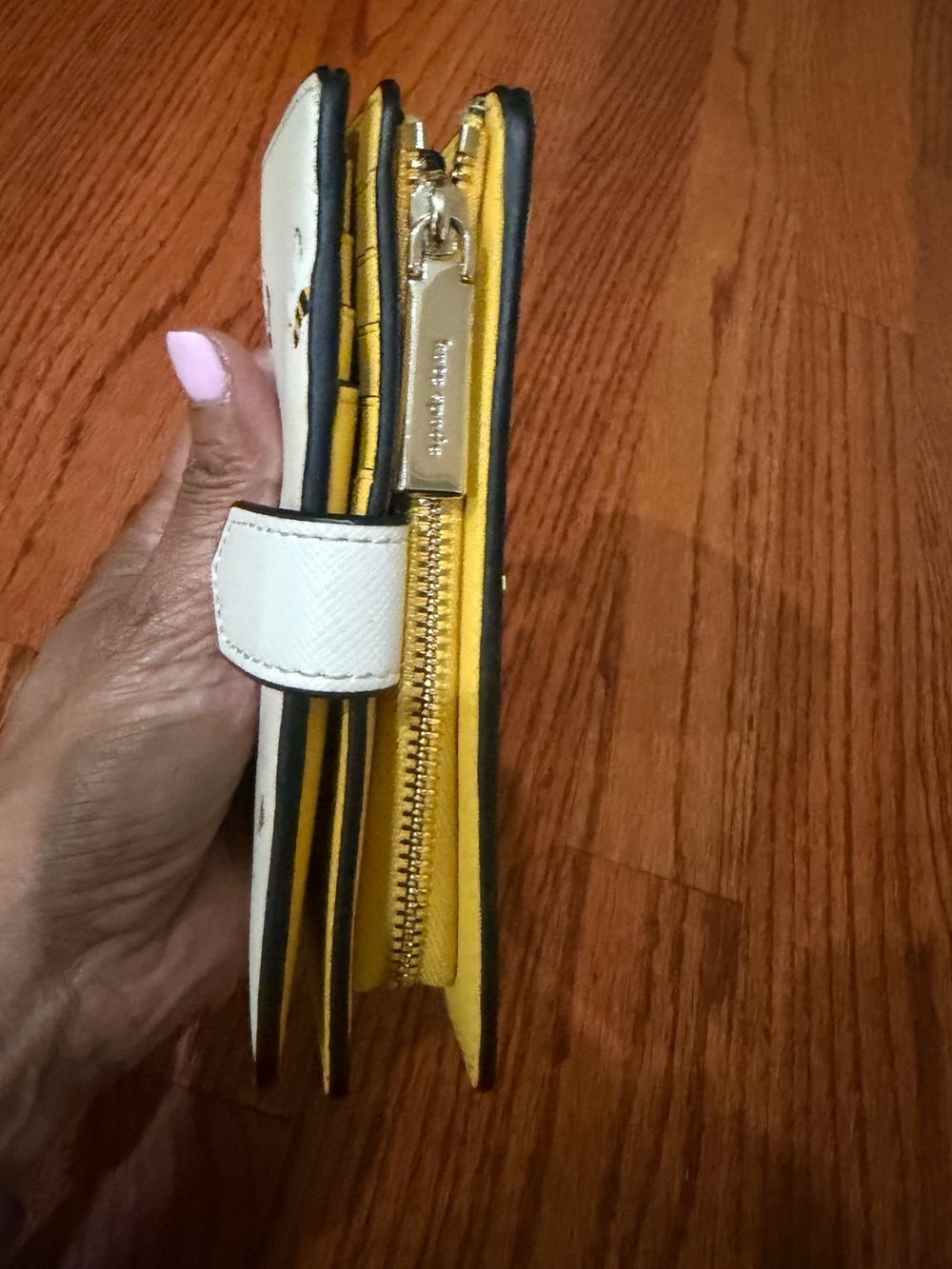 Kate Spade Medium Bee Wallet 🐝 - Picture 7 of 9